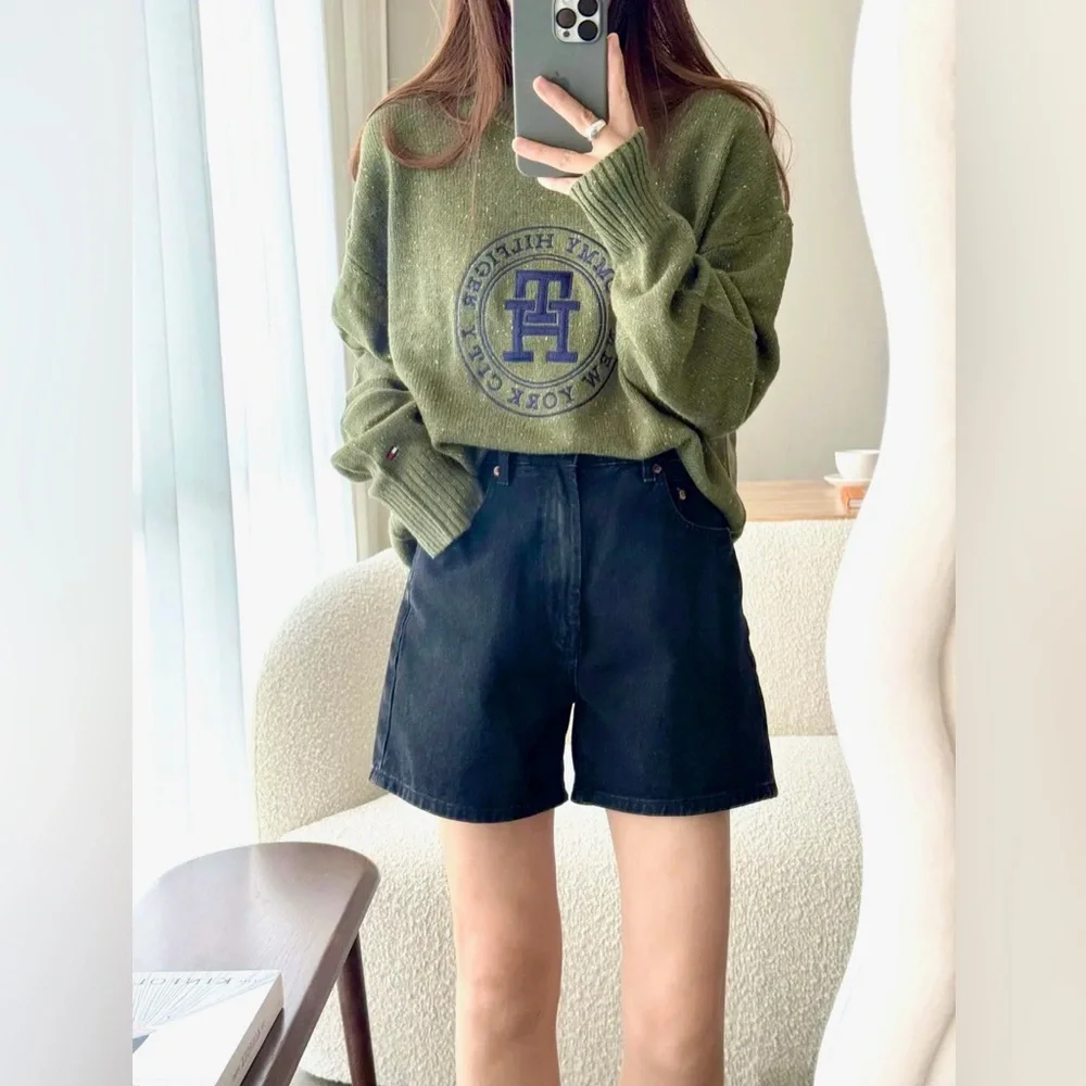 NWT Tommy Hilfiger Crewneck Sweater Unisex - Picture 3 of 12